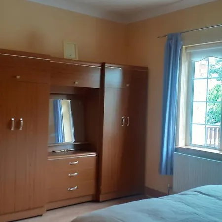 Spacious 6-bed House 10 Minutes From Knock Airport *