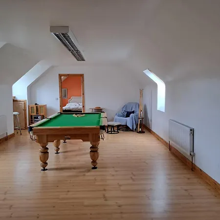 Hébergement de vacances Spacious 6-bed House 10 Minutes From Knock Airport *