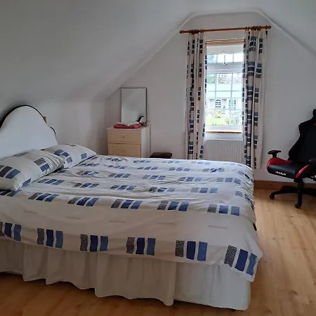 Spacious 6-bed House 10 Minutes From Knock Airport *