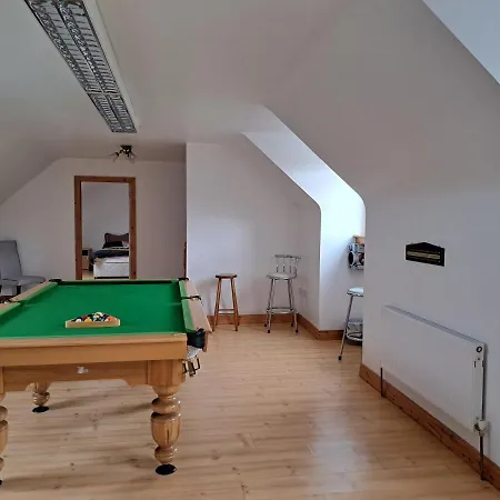 Spacious 6-bed House 10 Minutes From Knock Airport