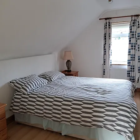 Spacious 6-bed House 10 Minutes From Knock Airport