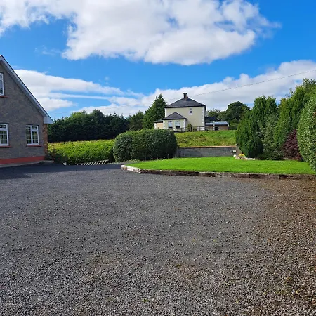 Spacious 6-bed House 10 Minutes From Knock Airport