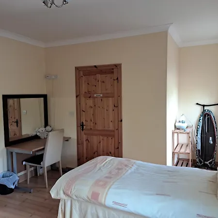 Spacious 6-bed House 10 Minutes From Knock Airport Ballaghaderreen