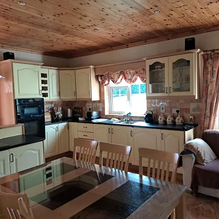 Spacious 6-bed House 10 Minutes From Knock Airport * Ballaghaderreen