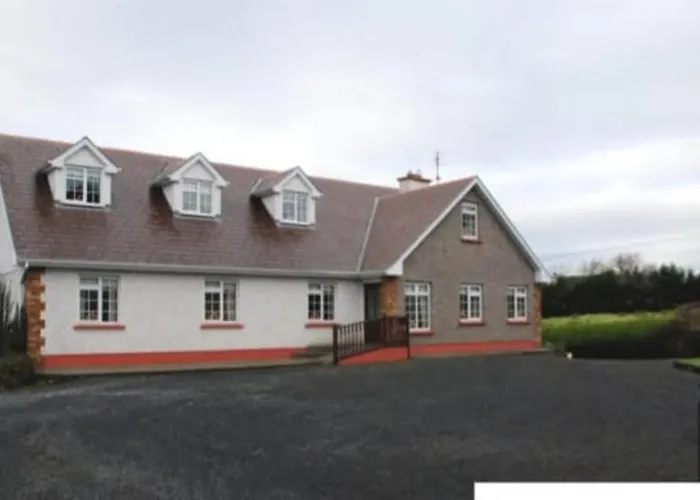 Spacious 6-bed House 10 Minutes From Knock Airport Ballaghaderreen