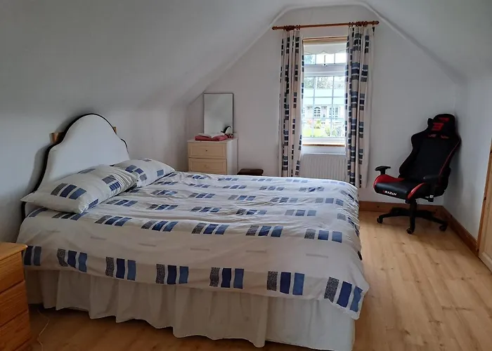 Spacious 6-bed House 10 Minutes From Knock Airport *