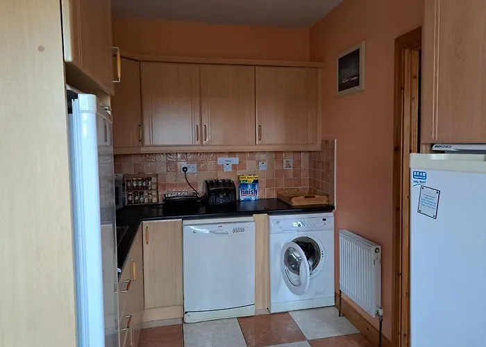 Spacious 6-bed House 10 Minutes From Knock Airport *