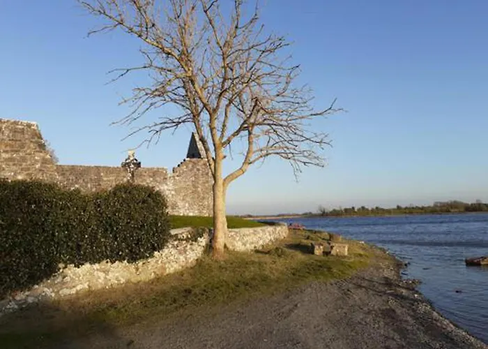 Spacious 6-bed House 10 Minutes From Knock Airport Ballaghaderreen