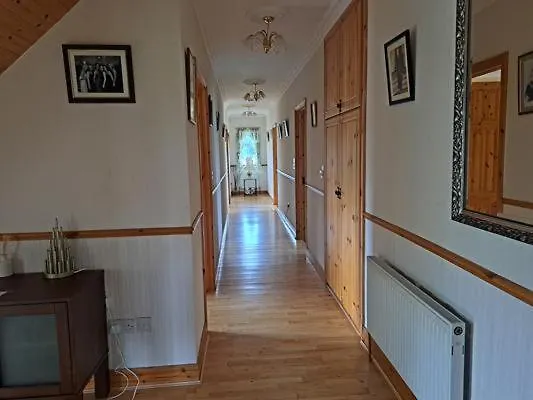 Spacious 6-bed House 10 Minutes From Knock Airport *