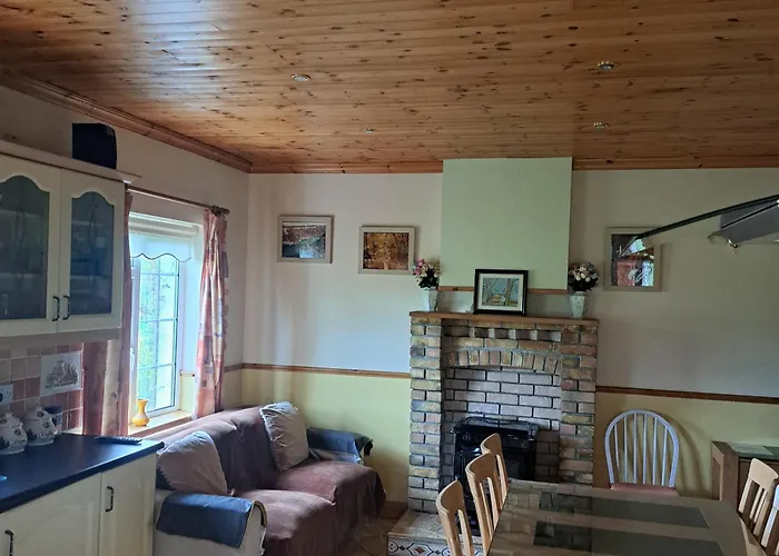 Spacious 6-bed House 10 Minutes From Knock Airport Ballaghaderreen