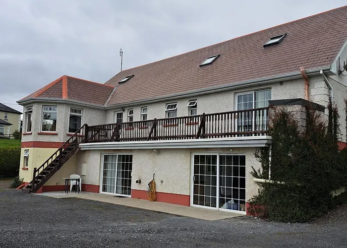 Spacious 6-bed House 10 Minutes From Knock Airport Feriehus