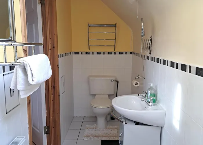 Spacious 6-bed House 10 Minutes From Knock Airport *