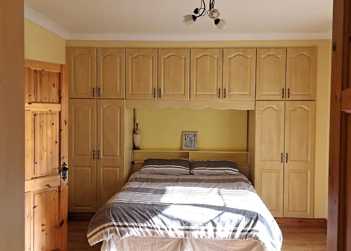 Spacious 6-bed House 10 Minutes From Knock Airport *