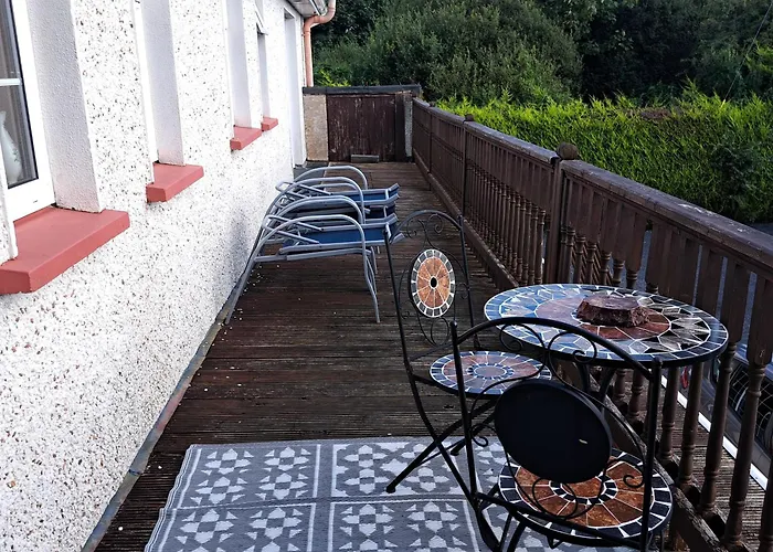 Spacious 6-bed House 10 Minutes From Knock Airport Feriehus Ballaghaderreen